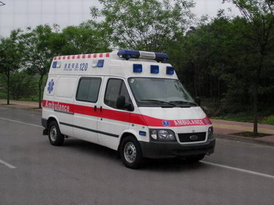 丹寨县救护车护送